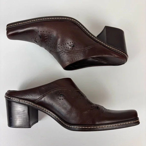 Gianni Bini Leather Mules Western Snip Toe Chunky Heel Slip On Boot Brown Sz 6.5 - Picture 8 of 16